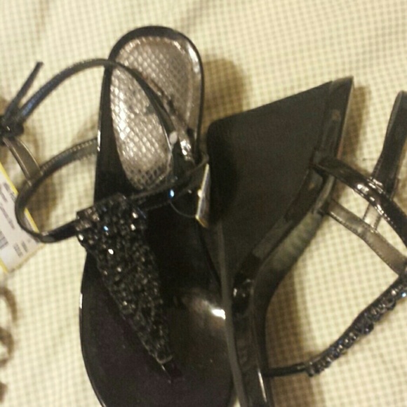Black wedge sandals - Picture 3 of 4